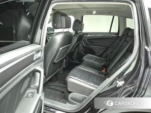 Volkswagen Tiguan second Generation 2018 Черный из Кореи, фото 3