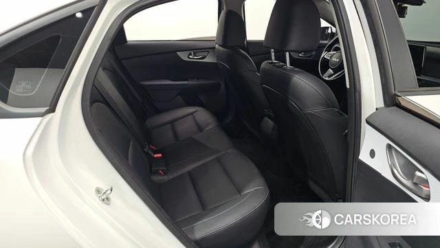 Kia The New K3 2nd generation 2021 Белый из Кореи, фото 3
