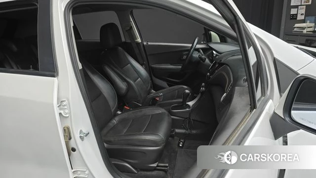 Chevrolet (GM Daewoo) The New Trax 2022 Белый из Кореи, фото 3