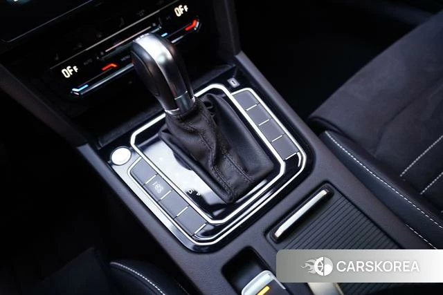 Volkswagen Magotan 2022 Черный из Китая, фото 3