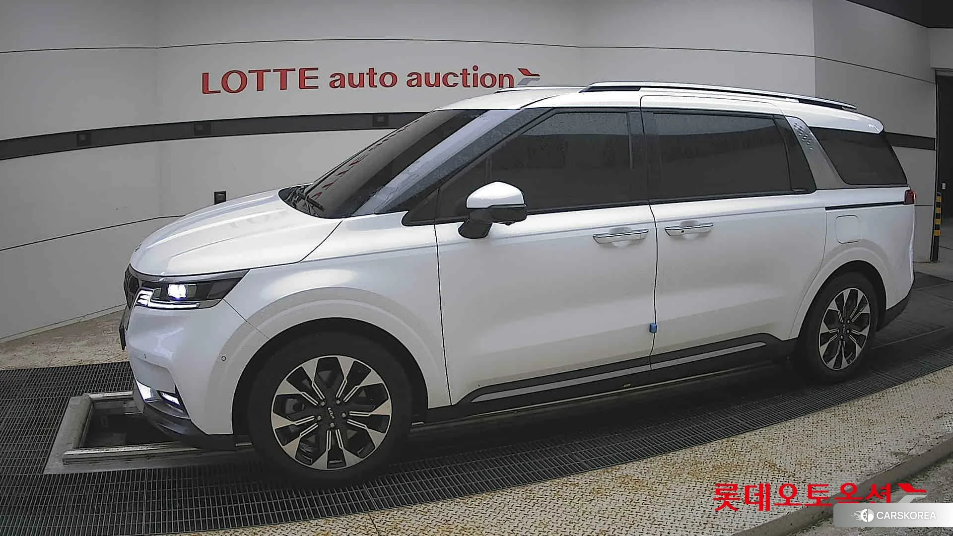 Kia Carnival 2022 Белый из Кореи, фото 3