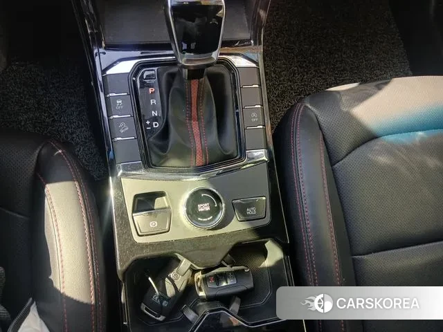 Ssangyong Beautiful Korando 2022 Белый двухцветный из Кореи, фото 3