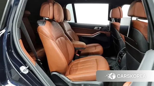 BMW X7 (G07) 2022 Черный из Кореи, фото 3