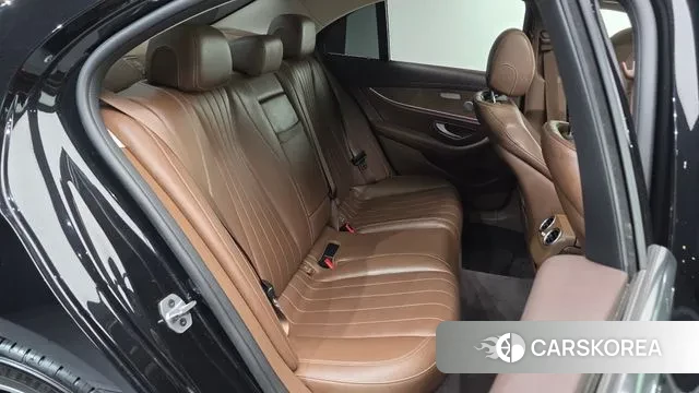 Mercedes-Benz E-Class W213 2019 Черный из Кореи, фото 3