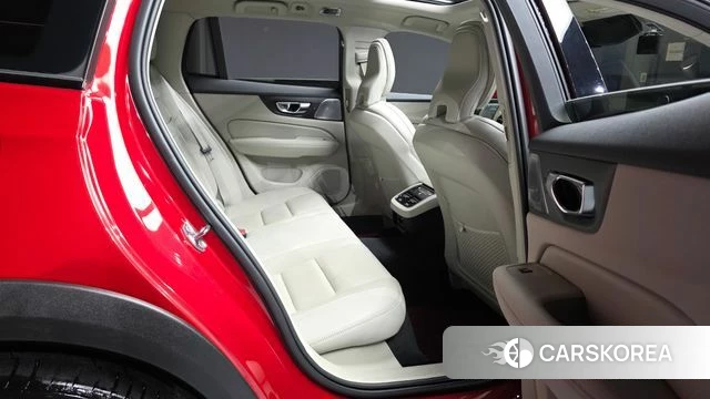 Volvo V60 Cross-Country 2nd Generation 2019 Красный из Кореи, фото 3