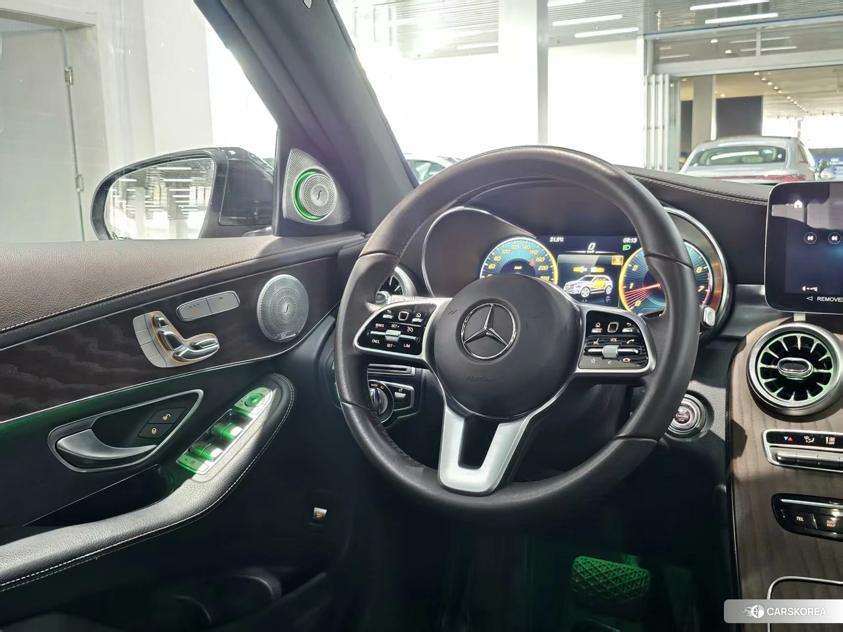 Mercedes-Benz GLC 2021 Темно-серый из Китая, фото 3