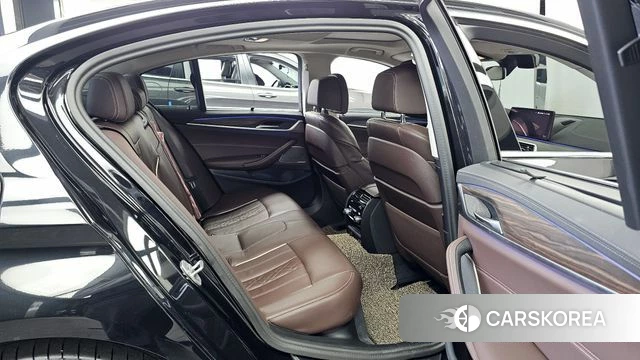 BMW 5 Series (G30) 2023 Черный из Кореи, фото 3