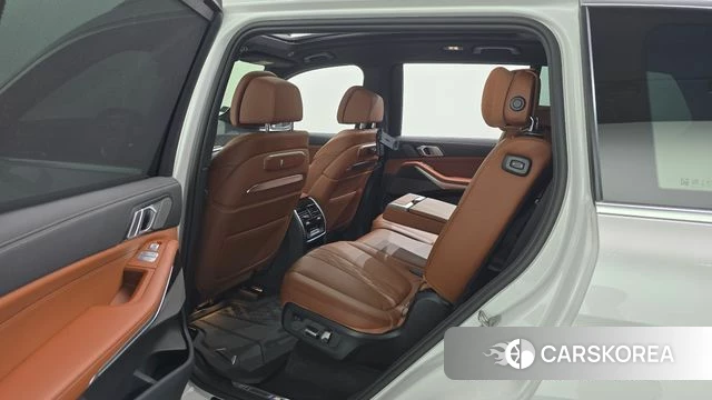BMW X7 (G07) 2024 Белый из Кореи, фото 3
