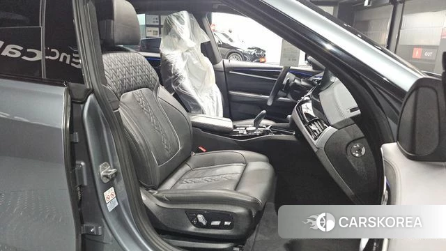 BMW 6 Series GT (G32) 2019 Серебристо-серый из Кореи, фото 3