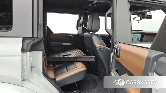 Ford Bronco 6th Generation 2022 Цвет галактики из Кореи, фото 3