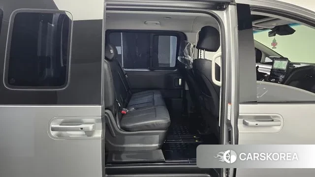 Hyundai Staria 2024 Серебристо-серый из Кореи, фото 3