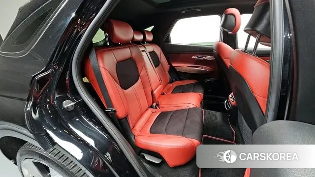 Genesis GV70 2022 Черный из Кореи, фото 3