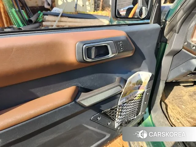 Ford Bronco 6th Generation 2023 Темно-зеленый из Кореи, фото 3