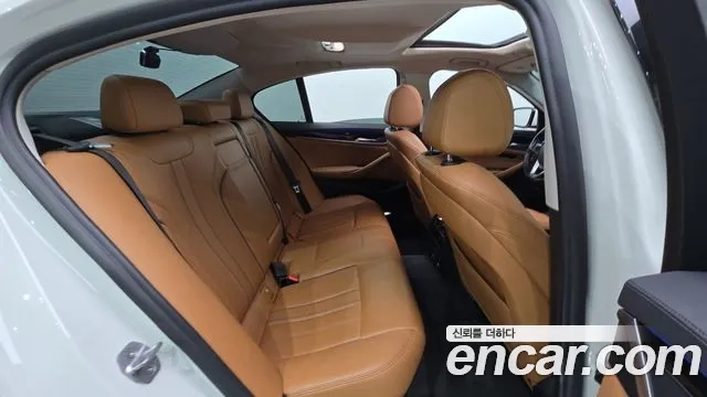 BMW 5 Series (G30) 2018 Белый из Кореи, фото 3