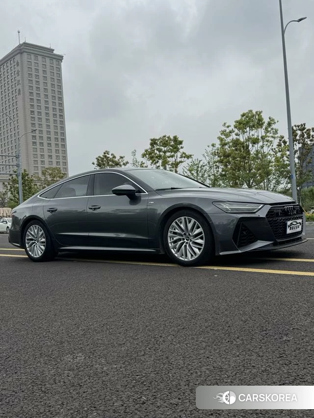 Audi A7 2021 Темно-серый из Китая, фото 3