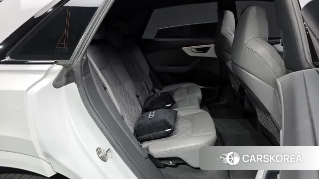 Audi Q8 (4M) 2022 Белый из Кореи, фото 3