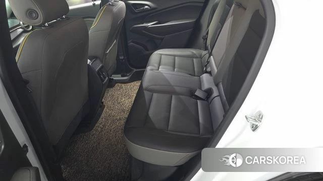 Chevrolet (GM Daewoo) Trax Crossover 2023 Белый из Кореи, фото 3