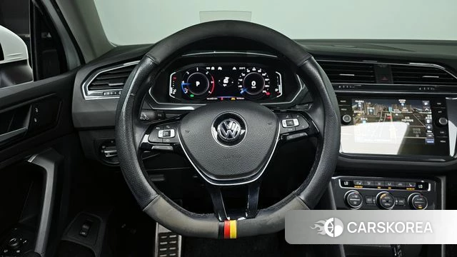 Volkswagen Tiguan second Generation 2020 Белый из Кореи, фото 3