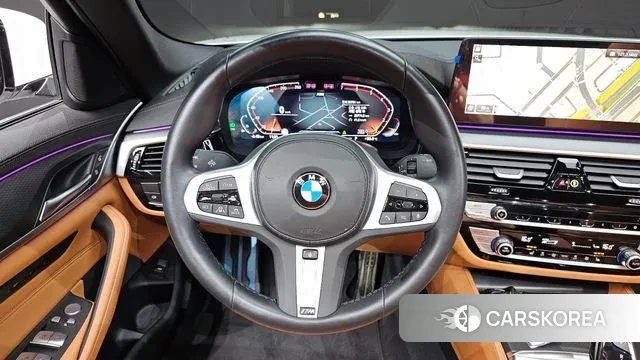 BMW 5 Series (G30) 2023 Белый из Кореи, фото 3