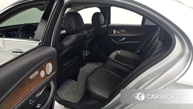 Mercedes-Benz E-Class W213 2019 Серебряный из Кореи, фото 3