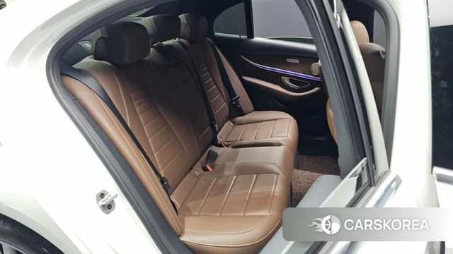 Mercedes-Benz E-Class W213 2021 Белый из Кореи, фото 3