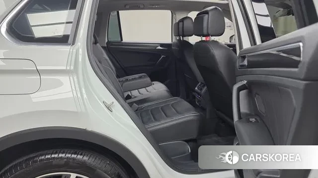 Volkswagen Tiguan second Generation 2023 Белый из Кореи, фото 3