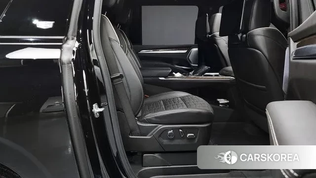 Cadillac Escalade 5th Generation 2025 Черный из Кореи, фото 3