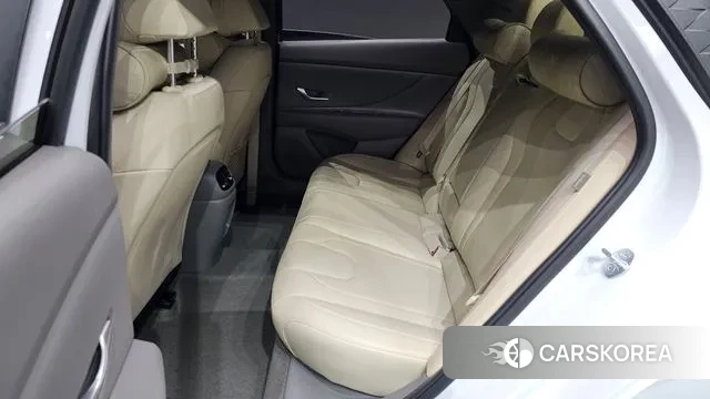 Hyundai The New Avante (CN7) 2023 Белый из Кореи, фото 3