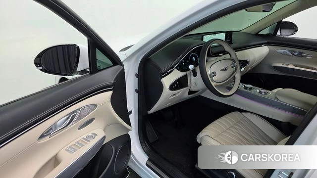 Genesis GV70 2023 Белый из Кореи, фото 3