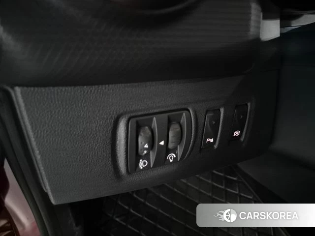 Renault Korea (Samsung) Clio 2019 Красный из Кореи, фото 3