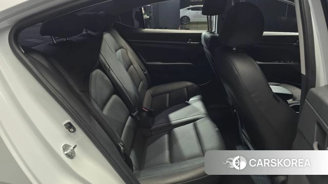 Hyundai Avante AD 2018 Белый из Кореи, фото 3