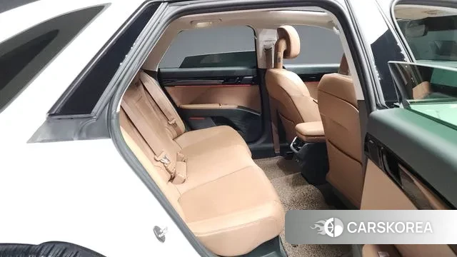 Hyundai Grandeur Hybrid (GN7) 2023 Белый из Кореи, фото 3