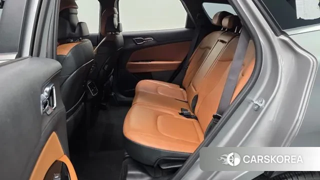 Kia Sportage 5th Generation 2023 Серебряный из Кореи, фото 3