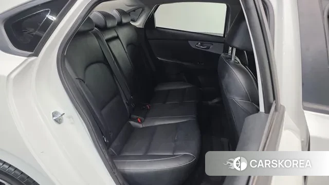 Kia The New K3 2nd generation 2022 Белый из Кореи, фото 3