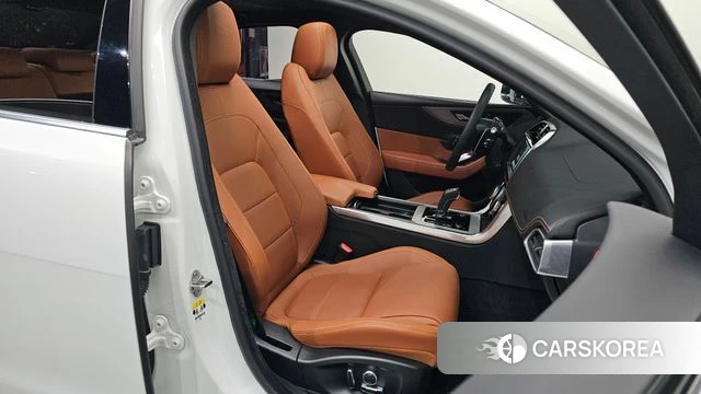 Jaguar XE 2020 Белый из Кореи, фото 3