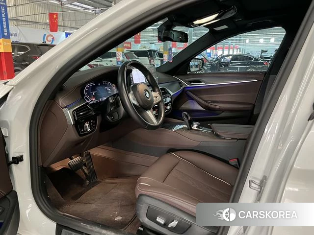 BMW 5 series 2024 Белый из Китая, фото 3