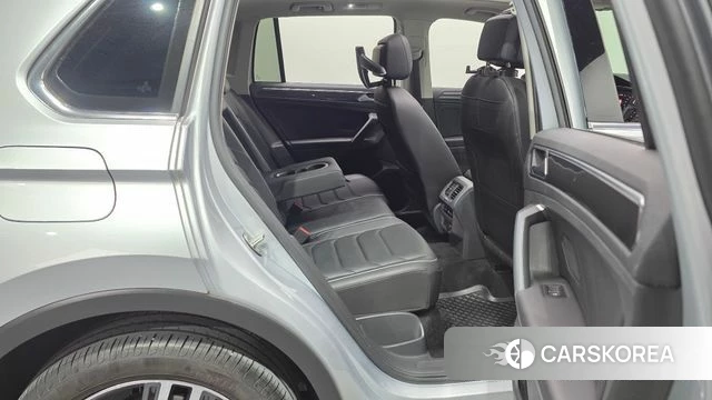 Volkswagen Tiguan second Generation 2022 Серебряный из Кореи, фото 3