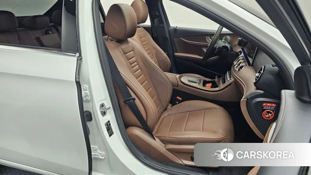 Mercedes-Benz E-Class W213 2023 Белый из Кореи, фото 3