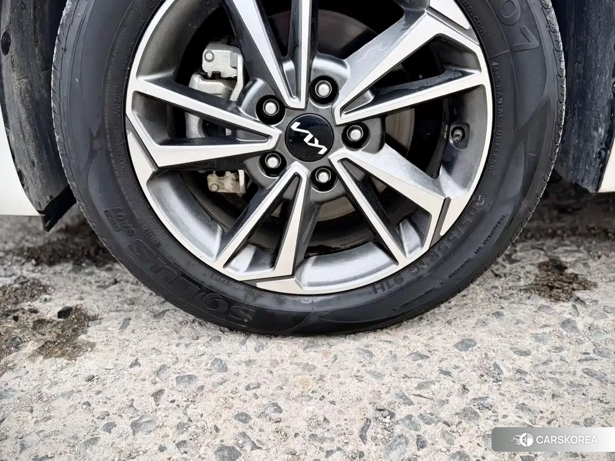 Kia K3 2023 Белый из Китая, фото 4