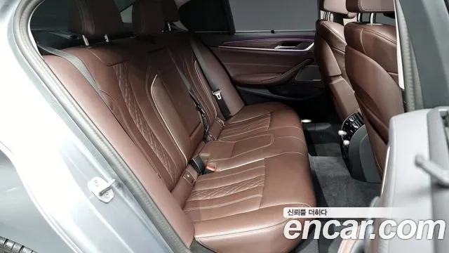 BMW 5 Series (G30) 2023 Серебряный из Кореи, фото 3