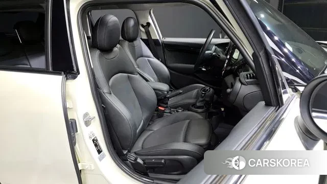 Mini Cooper 2019 Жемчужный цвет из Кореи, фото 3