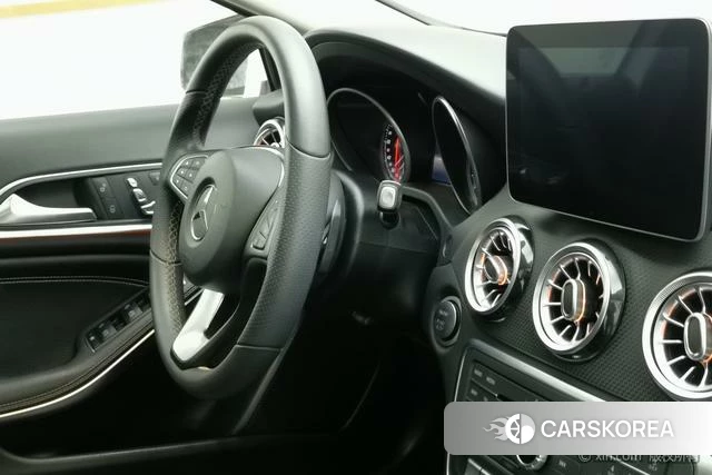 Mercedes-Benz GLA 2018 Белый из Китая, фото 3