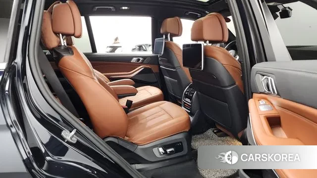 BMW X7 (G07) 2022 Черный из Кореи, фото 3