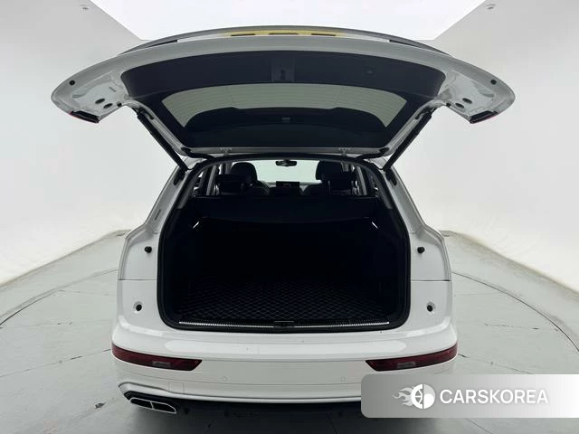 Audi Q5L 2022 Белый из Китая, фото 3
