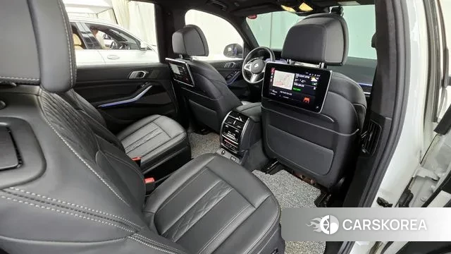 BMW X7 (G07) 2022 Белый из Кореи, фото 3