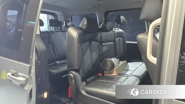 Hyundai Staria 2023 Серебряный из Кореи, фото 3