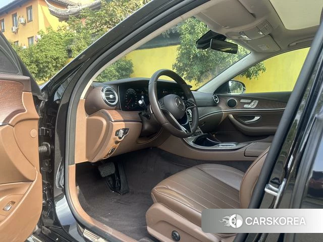 Mercedes-Benz E-class 2021 Черный из Китая, фото 3