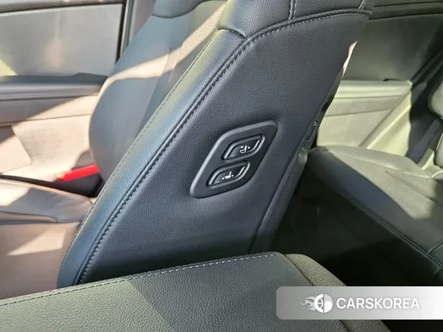 Kia Sportage 5th Generation Hybrid 2023 Белый из Кореи, фото 3