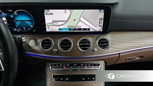 Mercedes-Benz E-Class W213 2021 Серебряный из Кореи, фото 3