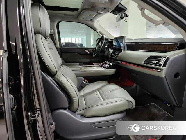 Lincoln Navigator 4th generation 2023 Черный из Кореи, фото 3